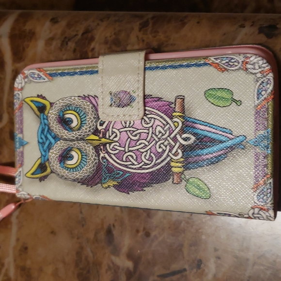 Cell phone case - Picture 1 of 3